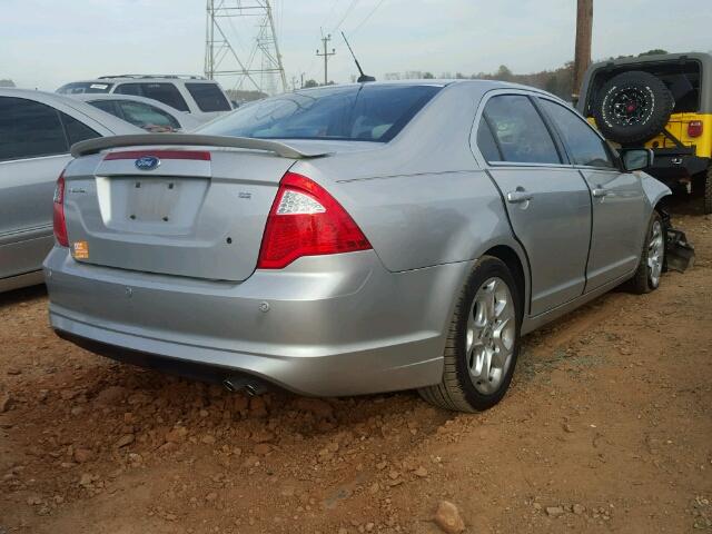 3FAHP0HA8AR365142 - 2010 FORD FUSION SE SILVER photo 4