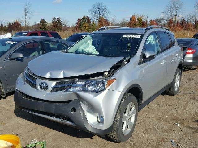 2T3RFREV2DW098027 - 2013 TOYOTA RAV4 XLE SILVER photo 2