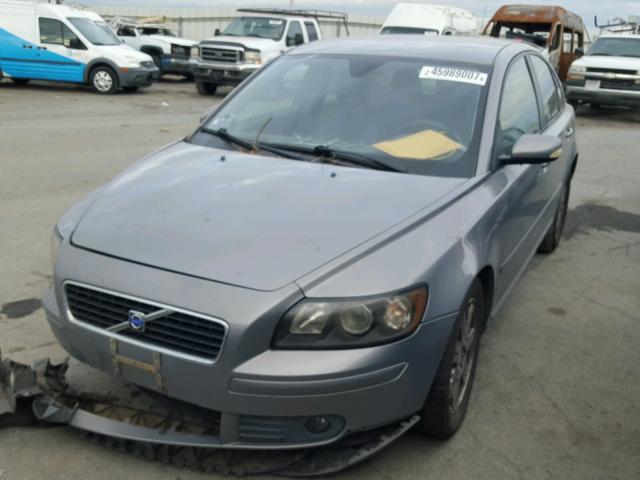 YV1MS382142006221 - 2004 VOLVO S40 2.4I GRAY photo 2