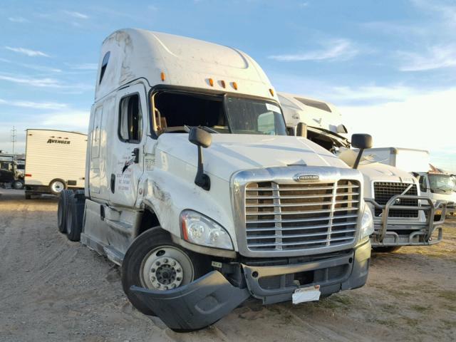 3AKJGLD61FSGD8986 - 2015 FREIGHTLINER CASCADIA 1 WHITE photo 1