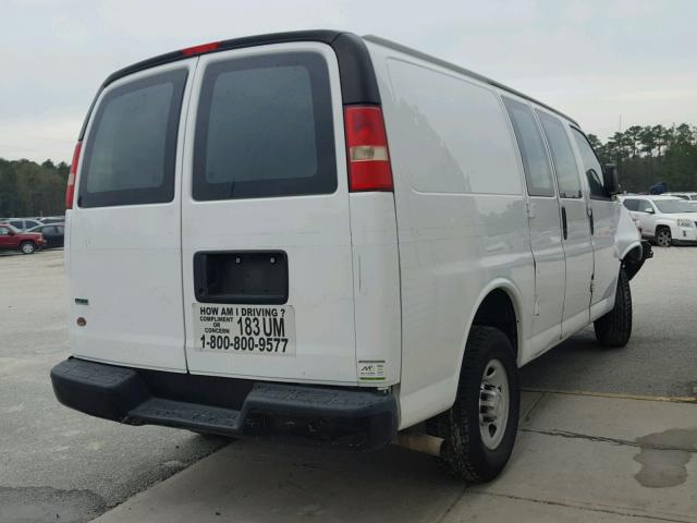 1GCWGFBA0B1174064 - 2011 CHEVROLET EXPRESS G2 WHITE photo 4