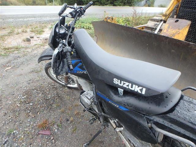 JS1SP46A7H2101364 - 2017 SUZUKI DR650 SE BLACK photo 6