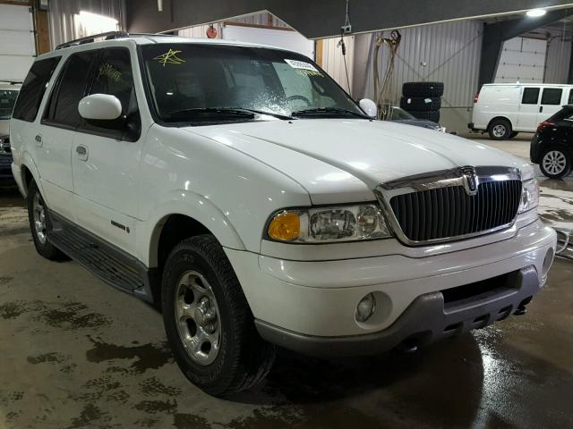 5LMFU28R32LJ07941 - 2002 LINCOLN NAVIGATOR Weiß Foto 1