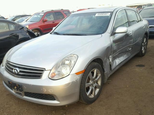 JNKCV51F45M315588 - 2005 INFINITI G35 SILVER photo 2