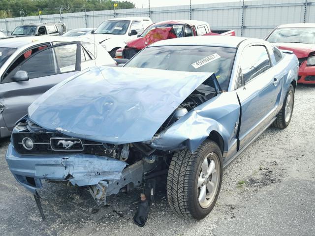 1ZVFT80N775221813 - 2007 FORD MUSTANG BLUE photo 2