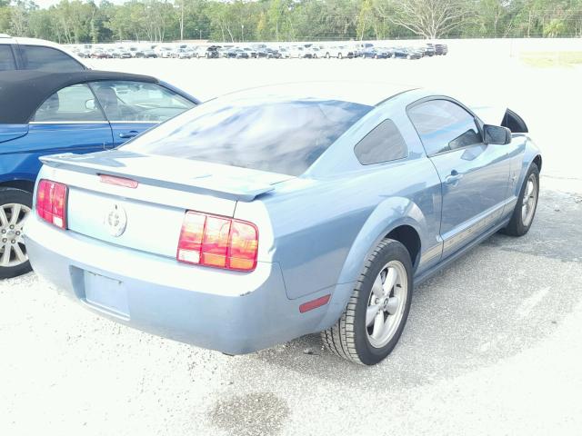 1ZVFT80N775221813 - 2007 FORD MUSTANG BLUE photo 4