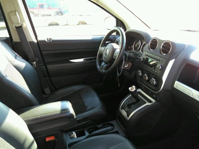 1C4NJDAB0ED869207 - 2014 JEEP COMPASS SP ნაცრისფერი ფოტო 5