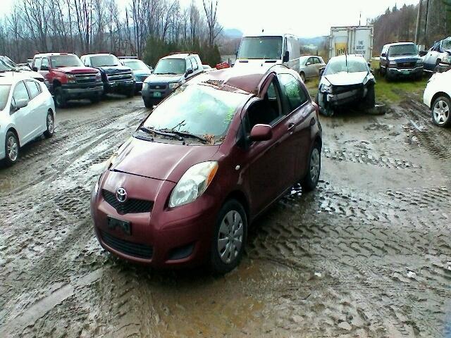 JTDJT903995258852 - 2009 TOYOTA YARIS RED photo 2