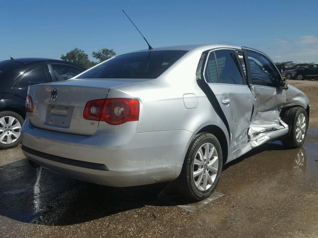 3VWEF71K67M078400 - 2007 VOLKSWAGEN JETTA WOLF SILVER photo 4