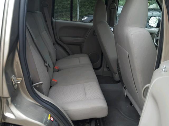 1J8GL38K25W520968 - 2005 JEEP LIBERTY RE 绿色 照片 6