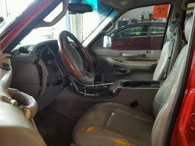 5LMFU28R22LJ10359 - 2002 LINCOLN NAVIGATOR 勃艮第红 照片 5