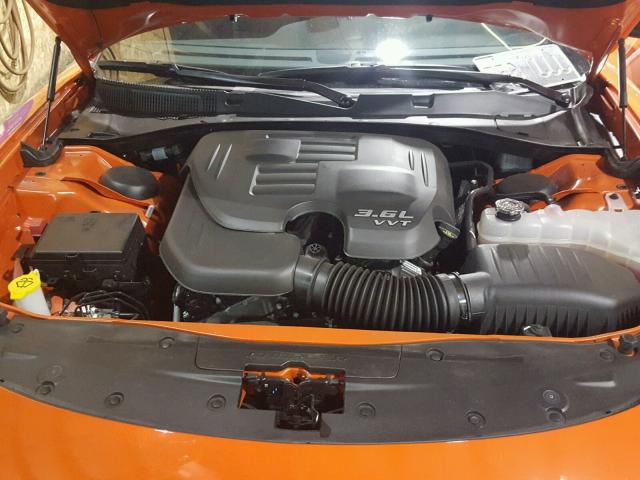 2C3CDXFGXHH645054 - 2017 DODGE CHARGER SE ORANGE photo 7