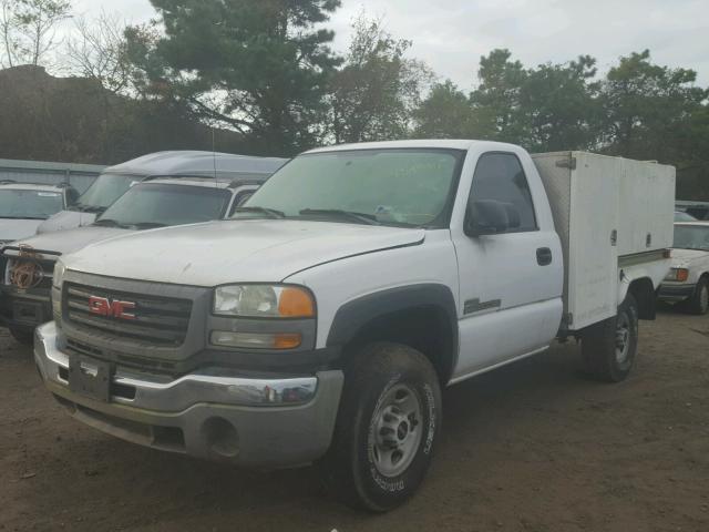 1GTHC24226E131640 - 2006 GMC SIERRA C25 WHITE photo 2