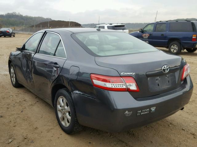 4T1BF3EKXBU734977 - 2011 TOYOTA CAMRY GRAY photo 3