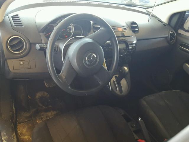 JM1DE1HY1B0123795 - 2011 MAZDA MAZDA2 SILVER photo 9