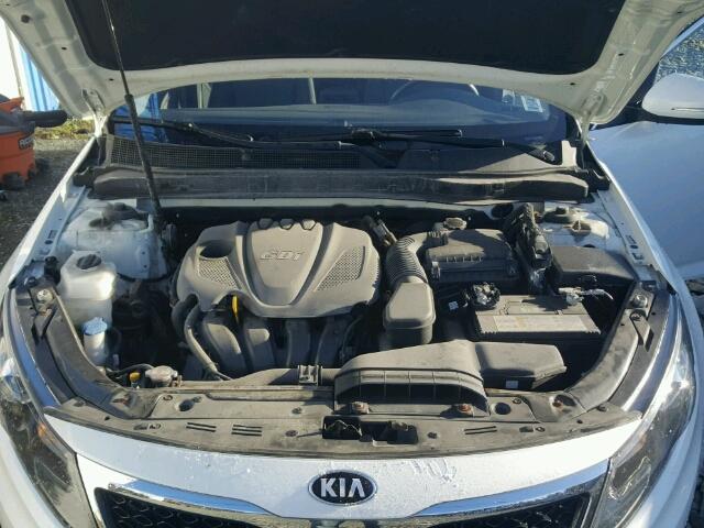 KNAGM4A72D5343551 - 2013 KIA OPTIMA LX WHITE photo 7