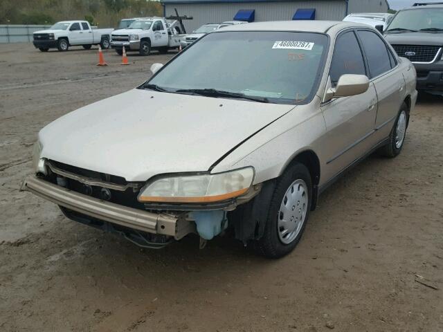 1HGCG5647YA050269 - 2000 HONDA ACCORD LX TAN photo 2