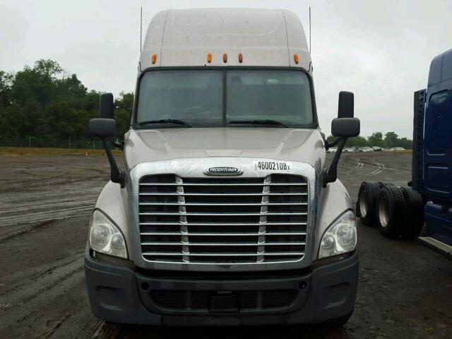 1FUJGLDR9DSBV3086 - 2013 FREIGHTLINER CASCADIA 1 GRAY photo 9