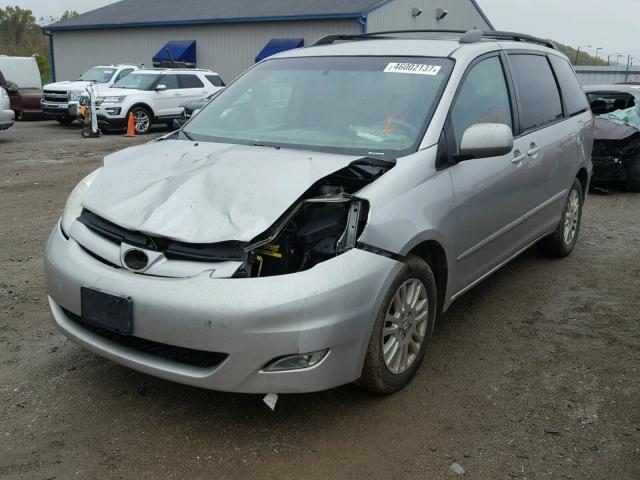 5TDZK22C27S085953 - 2007 TOYOTA SIENNA XLE SILVER photo 2