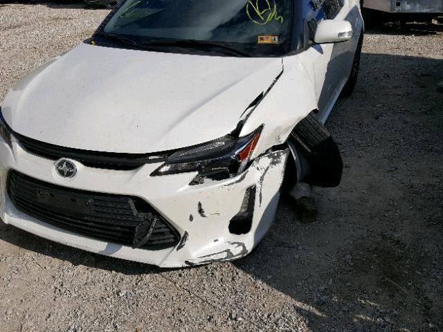 JTKJF5C79GJ014422 - 2016 TOYOTA SCION TC 白色 照片 9