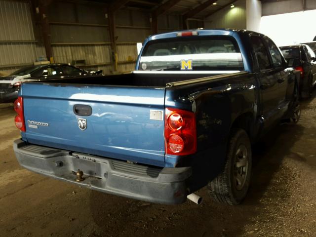 1D7HE28K35S363366 - 2005 DODGE DAKOTA QUA BLUE photo 4