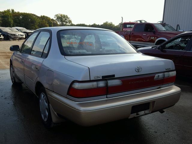 1NXBB02E1VZ595416 - 1997 TOYOTA COROLLA DX SILVER photo 3