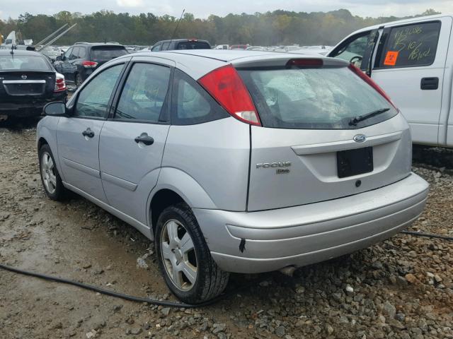 1FAHP37N07W149149 - 2007 FORD FOCUS ZX5 SILVER photo 3