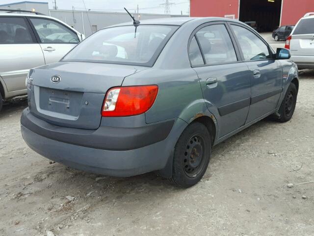 KNADE123976212139 - 2007 KIA RIO BASE GRAY photo 4