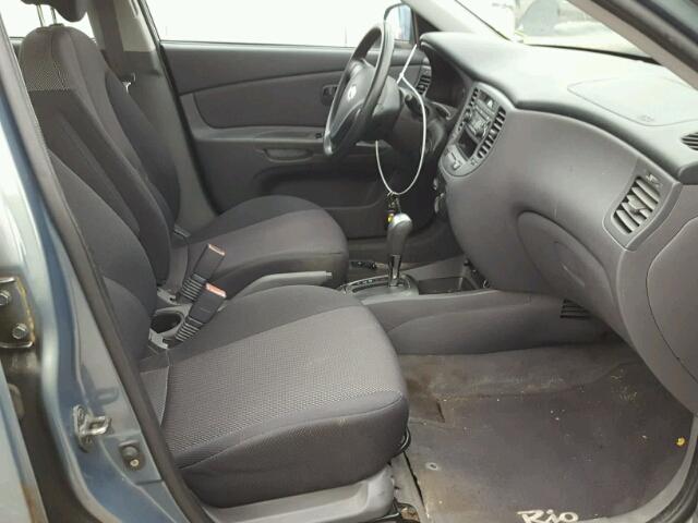 KNADE123976212139 - 2007 KIA RIO BASE GRAY photo 5