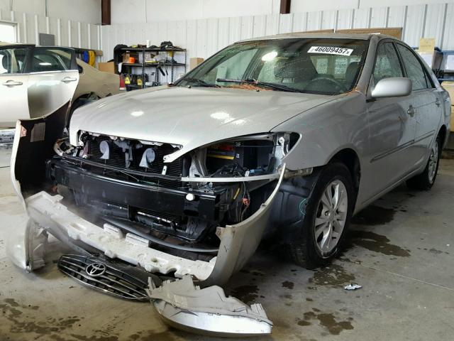 4T1BF30K66U622691 - 2006 TOYOTA CAMRY LE ვერცხლისფერი ფოტო 2