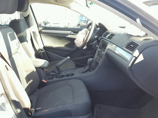 1VWAH7A33DC099509 - 2013 VOLKSWAGEN PASSAT S ვერცხლისფერი ფოტო 5