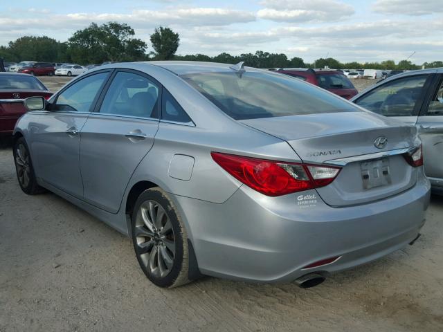 5NPEC4AC7BH216513 - 2011 HYUNDAI SONATA SE SILVER photo 3