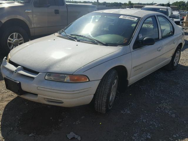 1B3EJ46X2WN209901 - 1998 DODGE STRATUS WHITE photo 2