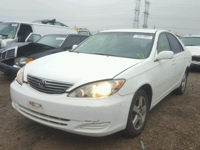 4T1BE32K24U302720 - 2004 TOYOTA CAMRY LE WHITE photo 2