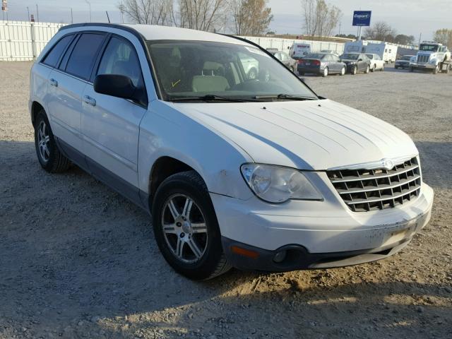 2A8GF68X08R607883 - 2008 CHRYSLER PACIFICA T WHITE photo 1