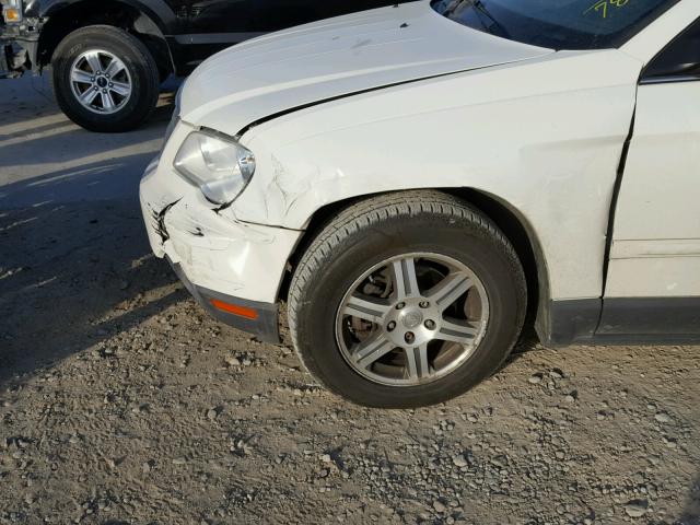 2A8GF68X08R607883 - 2008 CHRYSLER PACIFICA T WHITE photo 9