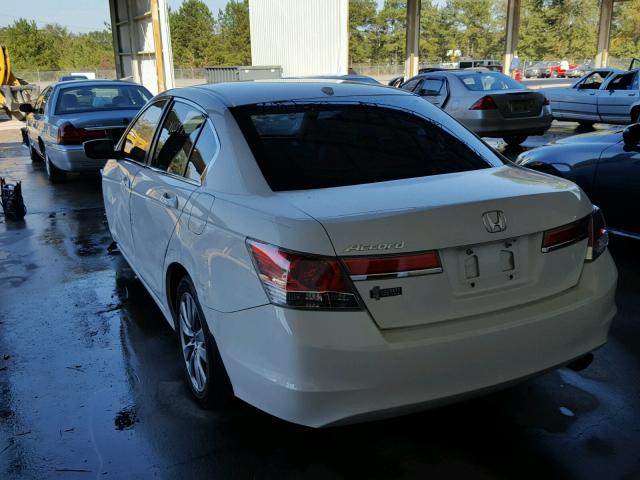 1HGCP2F81CA068793 - 2012 HONDA ACCORD WHITE photo 3