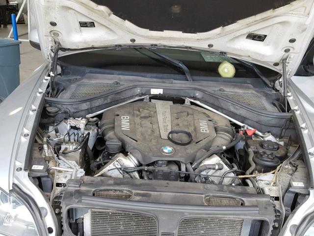 5UXZV8C59CL425975 - 2012 BMW X5 XDRIVE5 SILVER photo 7