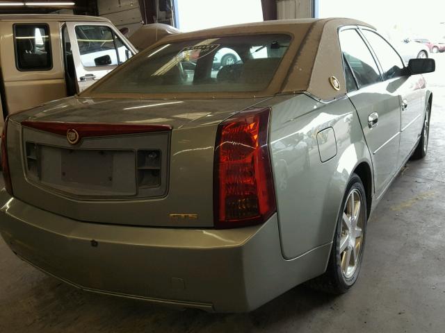 1G6DM577340134449 - 2004 CADILLAC CTS GREEN photo 4