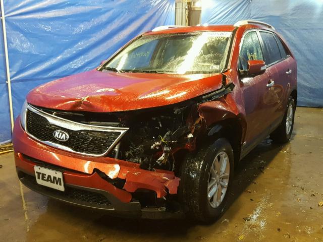 5XYKTDA61FG657113 - 2015 KIA SORENTO LX RED photo 2