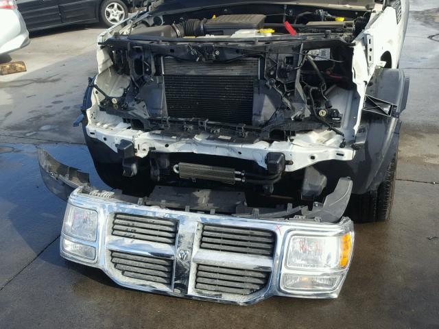 1D8GU28K77W580019 - 2007 DODGE NITRO SXT WHITE photo 7