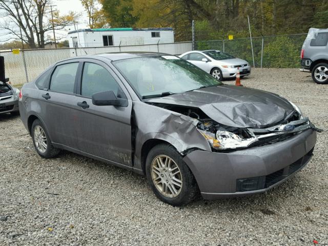 1FAHP3FN9AW174107 - 2010 FORD FOCUS SE GRAY photo 1