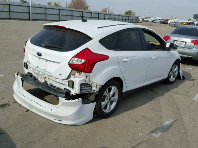 1FADP3K27EL237707 - 2014 FORD FOCUS SE WHITE photo 4