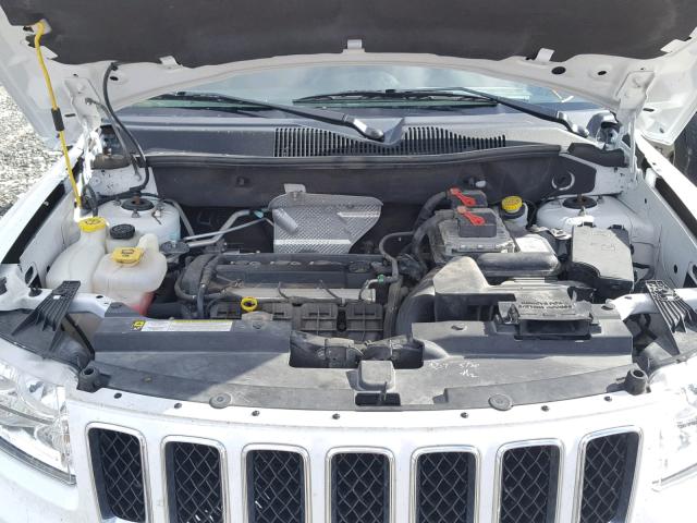 1C4NJCBA5CD652135 - 2012 JEEP COMPASS SP WHITE photo 7