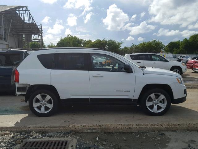 1C4NJCBA5CD652135 - 2012 JEEP COMPASS SP WHITE photo 9