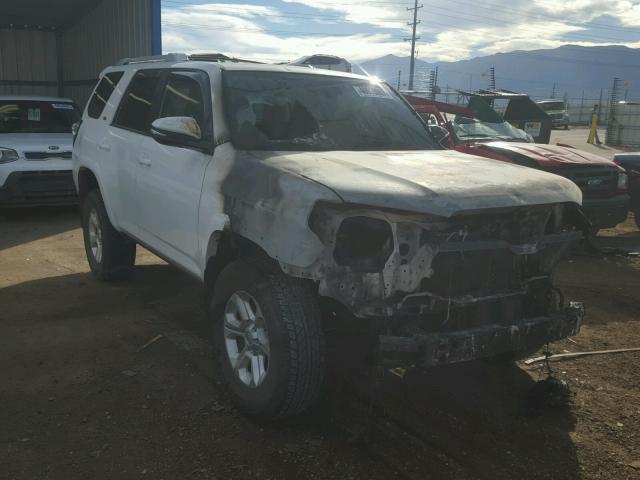 JTEBU5JR2G5399848 - 2016 TOYOTA 4RUNNER SR WHITE photo 1