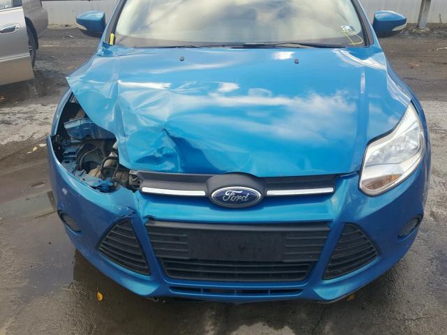 1FADP3K25DL122411 - 2013 FORD FOCUS SE BLUE photo 7