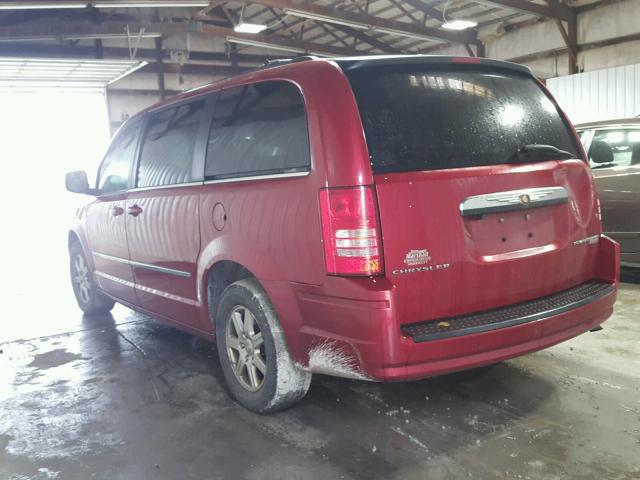 2A4RR5D16AR104989 - 2010 CHRYSLER TOWN & COU RED photo 3