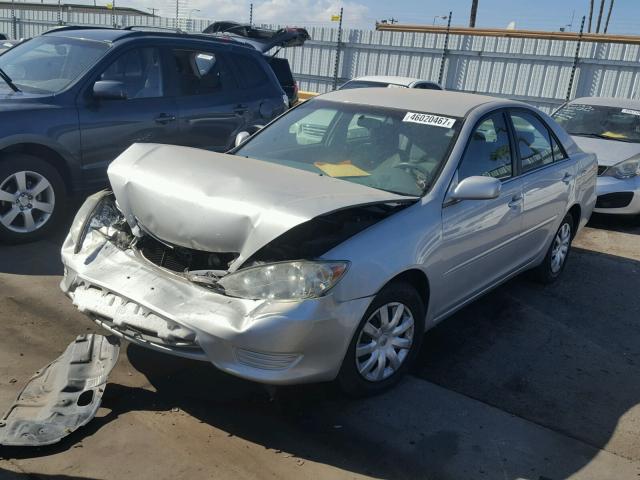 4T1BE32K16U704554 - 2006 TOYOTA CAMRY LE ვერცხლისფერი ფოტო 2
