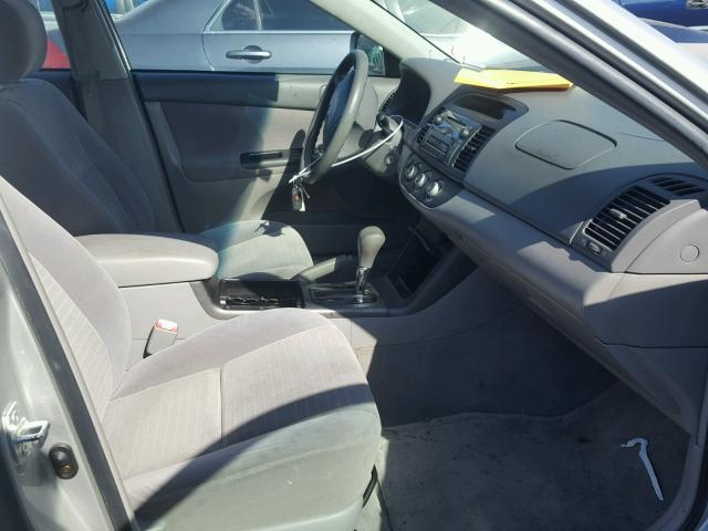 4T1BE32K16U704554 - 2006 TOYOTA CAMRY LE ვერცხლისფერი ფოტო 5